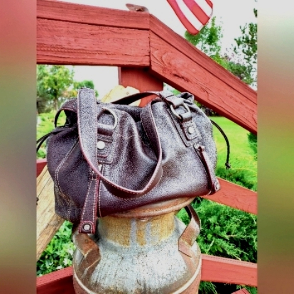 ISAAC MIZRAHI BROWN LEATHER SHOULDER BAG
